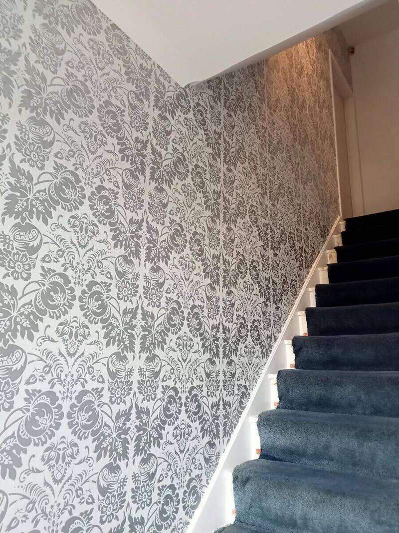 wallpaper hanging Forest Gate, E7